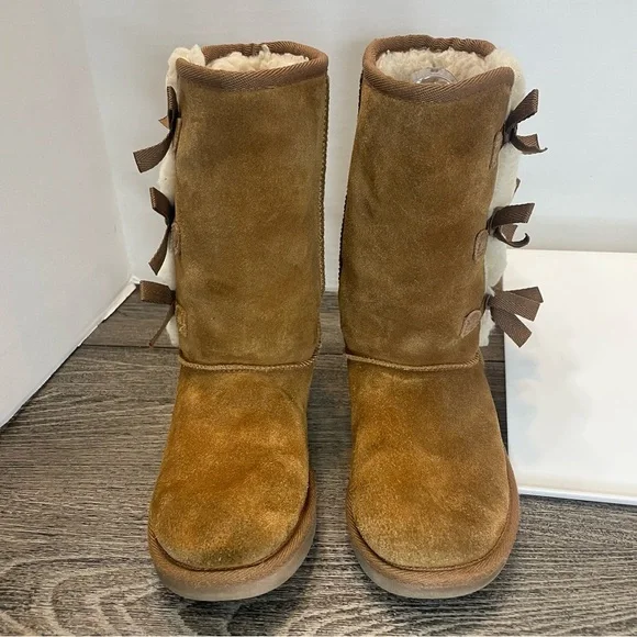 Koolaburra by UGG Brown Suede Footwear. No tag- approximately size 7.pre-owned. - Picture 3 of 14